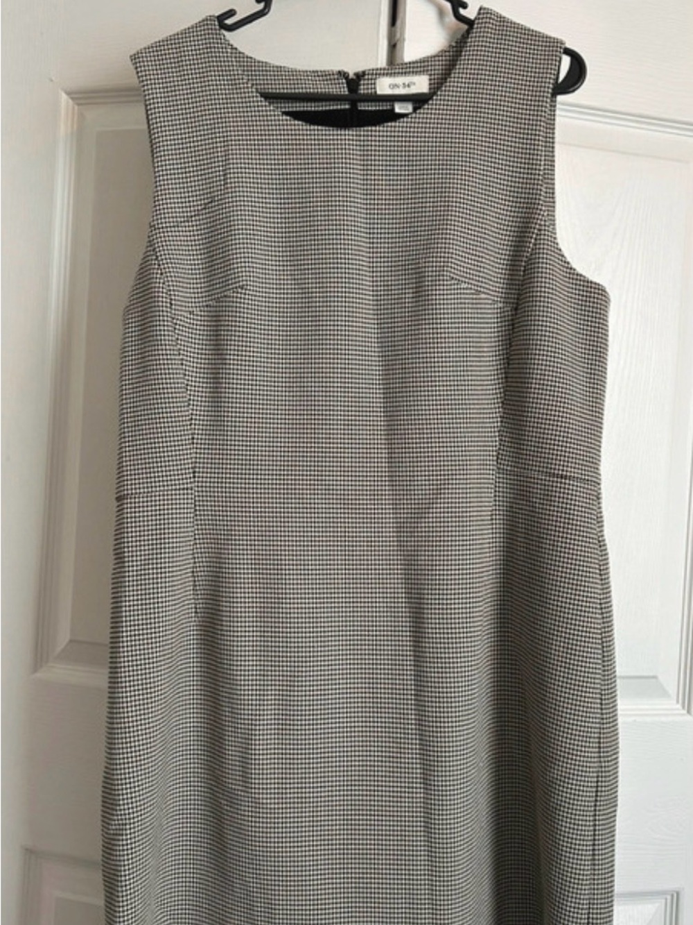 ON/THE Houndstooth Sleeveless Shift Dress in Black & White
